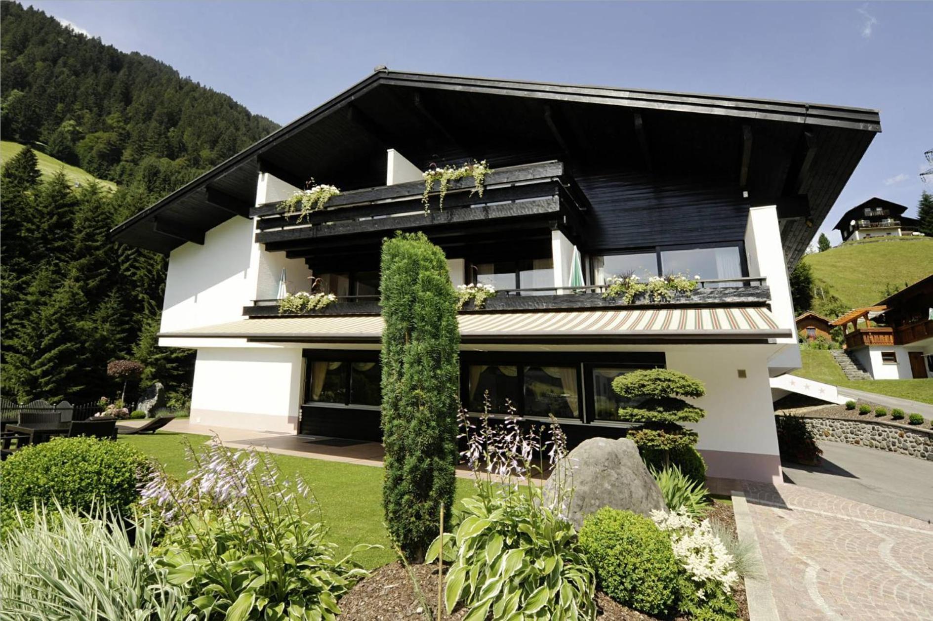 Alpenpension Maderer Gaschurn Bagian luar foto