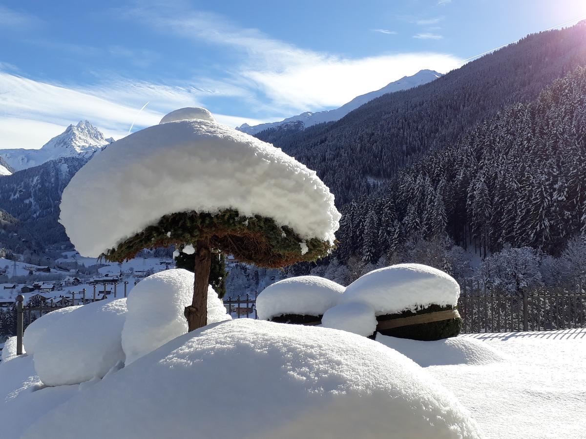 Alpenpension Maderer Gaschurn Bagian luar foto