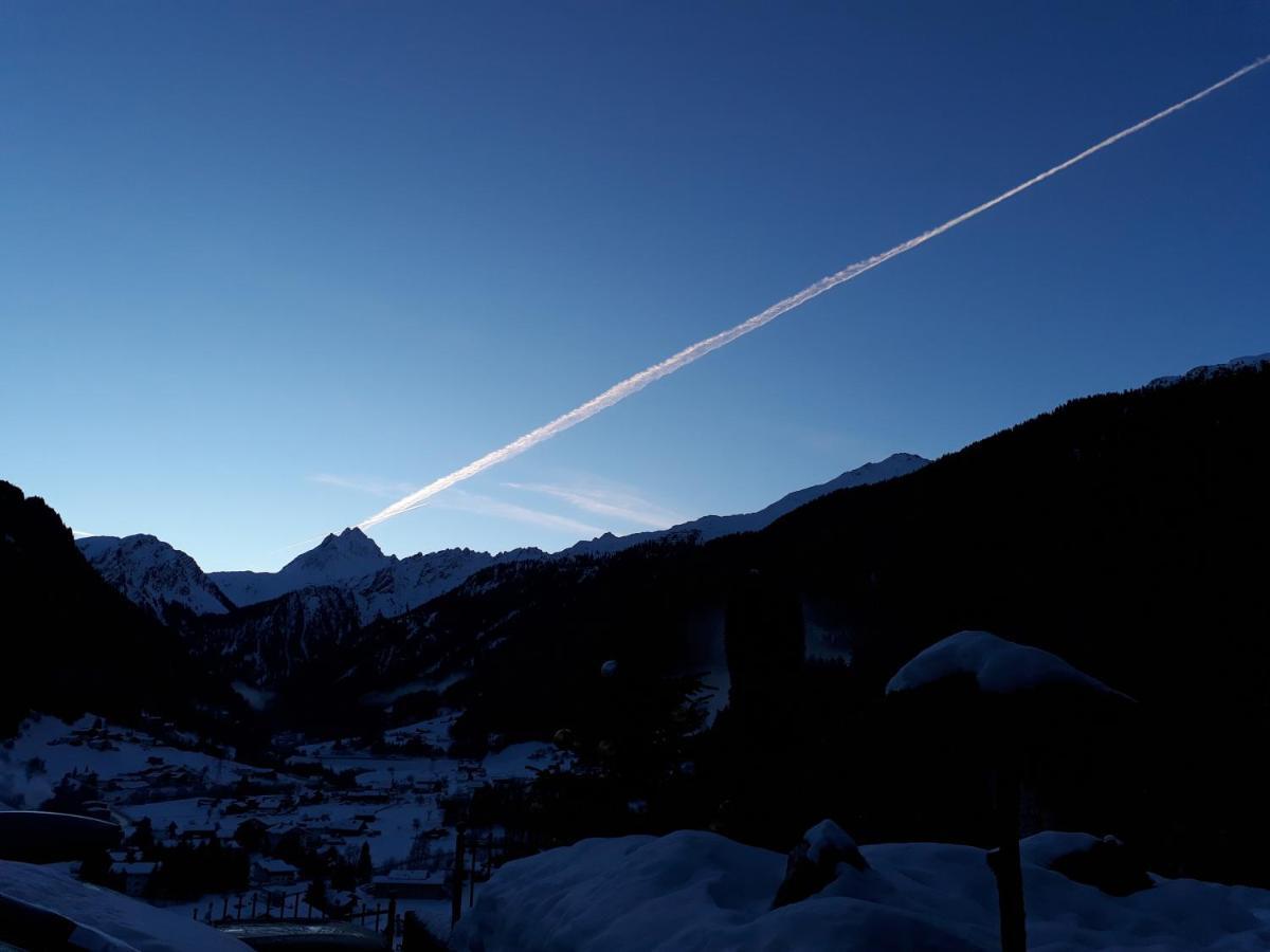 Alpenpension Maderer Gaschurn Bagian luar foto